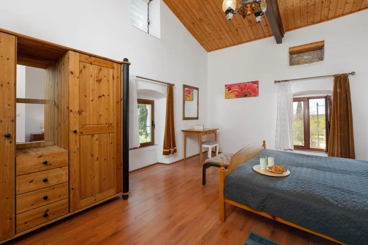 Villa Dragica Divšići 0*,